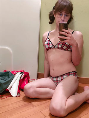 Fifi trans Créteil, souhaite pavaner au chaud en bikini