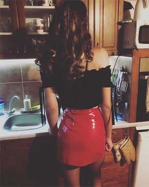 Cross-dress avec taille de guêpe  folle de latex sur Lyon